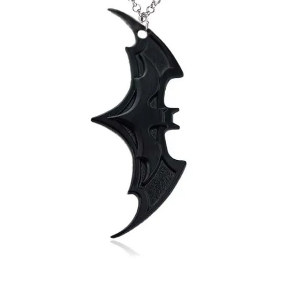 Batman Superman Pendant Necklace Gothic Bat Symbol Halloween Costume Silvertone - Picture 1 of 1